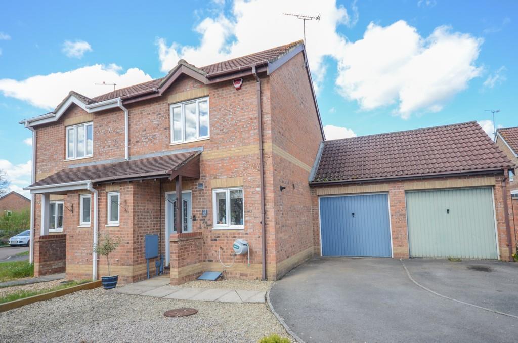 Guest Avenue, Emersons Green, Bristol, BS16 7GA 2 bed semidetached