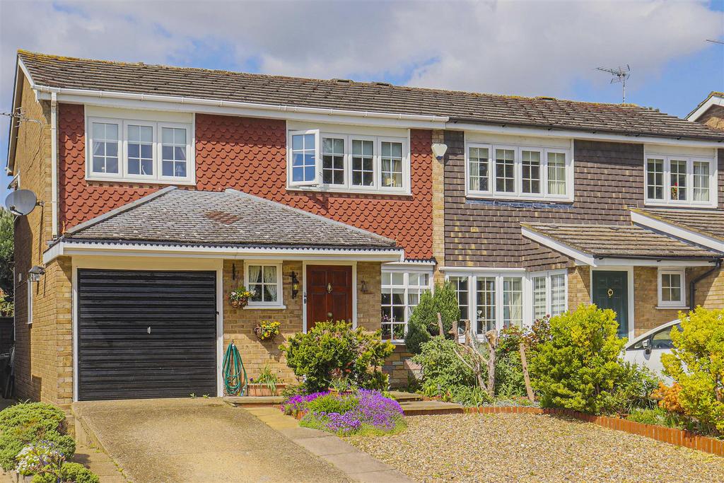 Lampits, Hoddesdon 4 bed semidetached house for sale £540,000