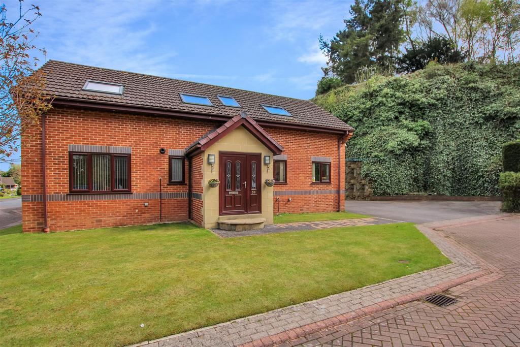 Wood Grove, Farnley, Leeds 6 bed house for sale £549,995