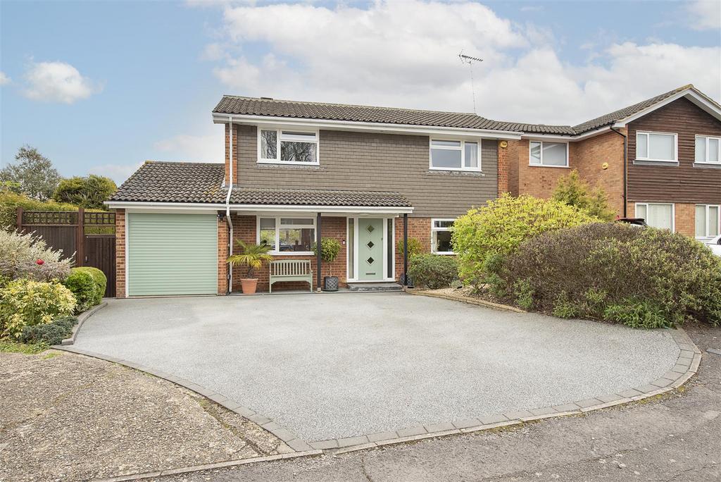 Lilac Way, Harpenden 4 bed detached house for sale £825,000