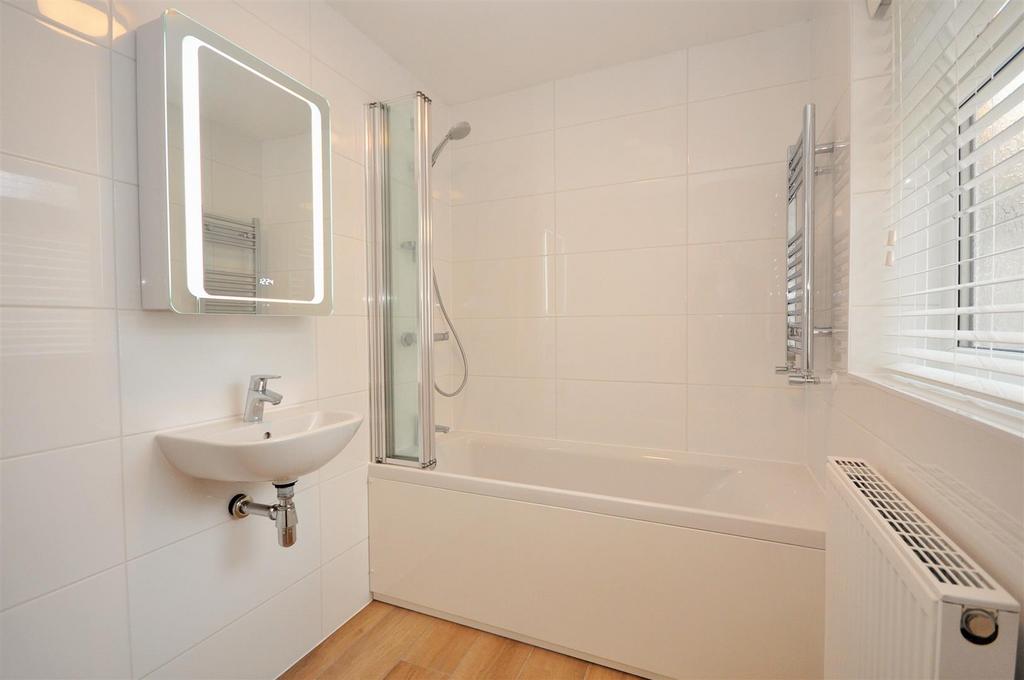 Lockwood Street, York 2 bed terraced house £995 pcm (£230 pw)