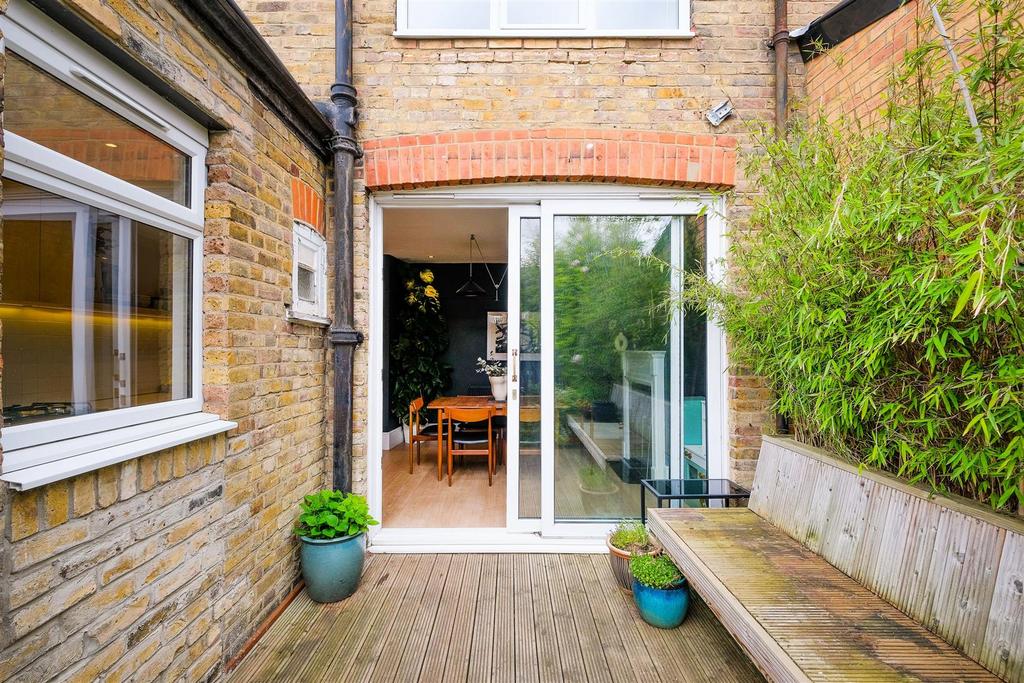 8 Anslie wood crescent ext-4.jpg