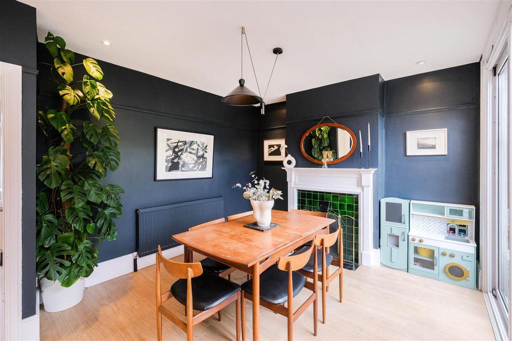 8 Anslie wood crescent-19.jpg