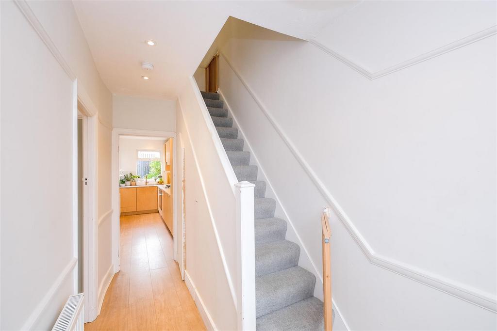 8 Anslie wood crescent-10.jpg