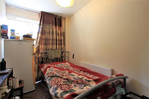18 Laurel Gardens, Hounslow, TW4 6AQ