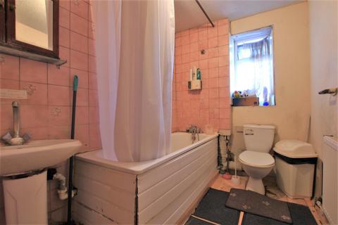 18 Laurel Gardens, Hounslow, TW4 6AQ