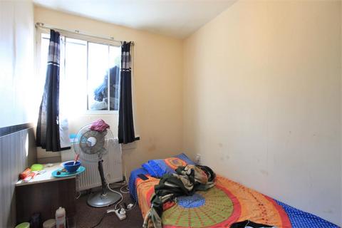 18 Laurel Gardens, Hounslow, TW4 6AQ