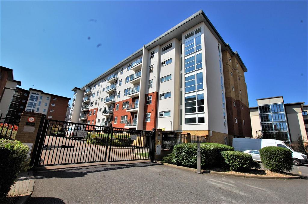 Clarkson Court, Hatfield 2 bed flat for sale £240,000