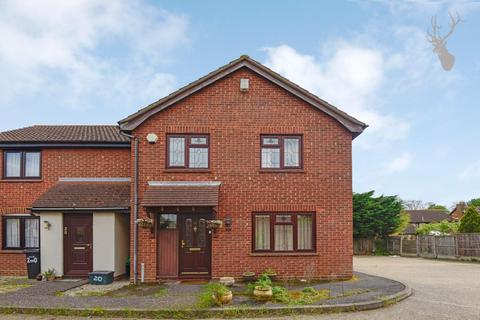 21 Trafford Close, Ilford, IG6 3DQ