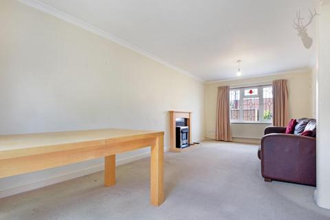 21 Trafford Close, Ilford, IG6 3DQ