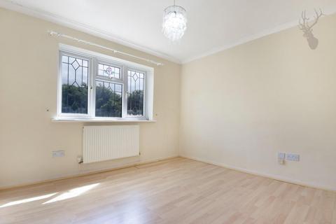 21 Trafford Close, Ilford, IG6 3DQ
