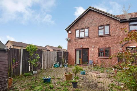 21 Trafford Close, Ilford, IG6 3DQ