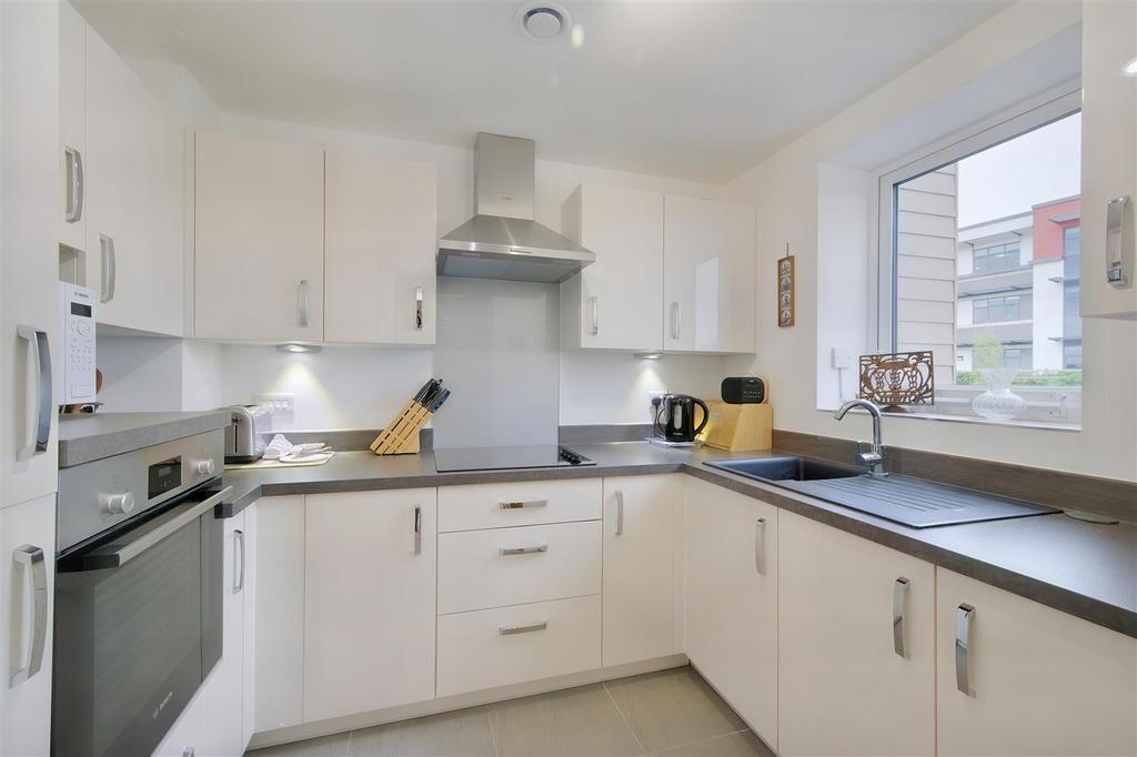 8547670-interior29.JPG