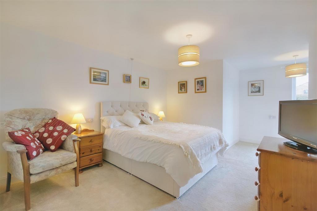 8547670-interior19.JPG