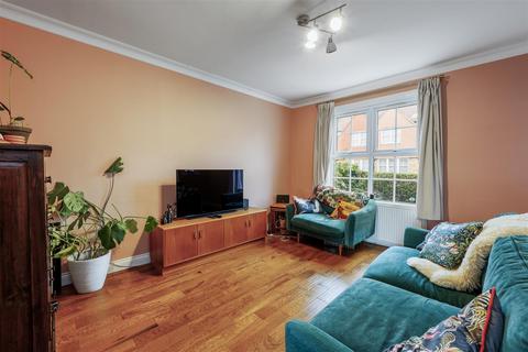 2 bedroom house for sale - Wateville Road, London
