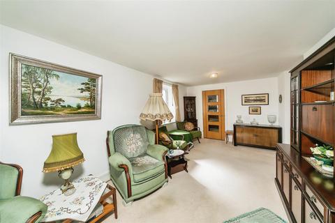 2 bedroom apartment for sale - Abbotsmead Place, Caversham, Reading