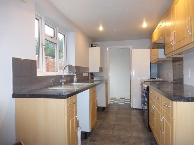Cambria Road Evesham 3 bed house £925 pcm (£213 pw)