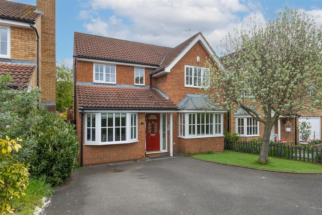 Benslow Lane, Hitchin, Herts SG4 9RA 4 bed detached house £750,000