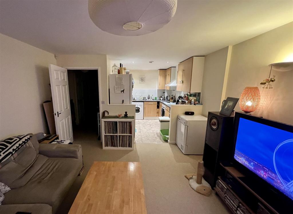 Britannia House, Palgrave Road, Bedford MK42 9BY 2 bed apartment for