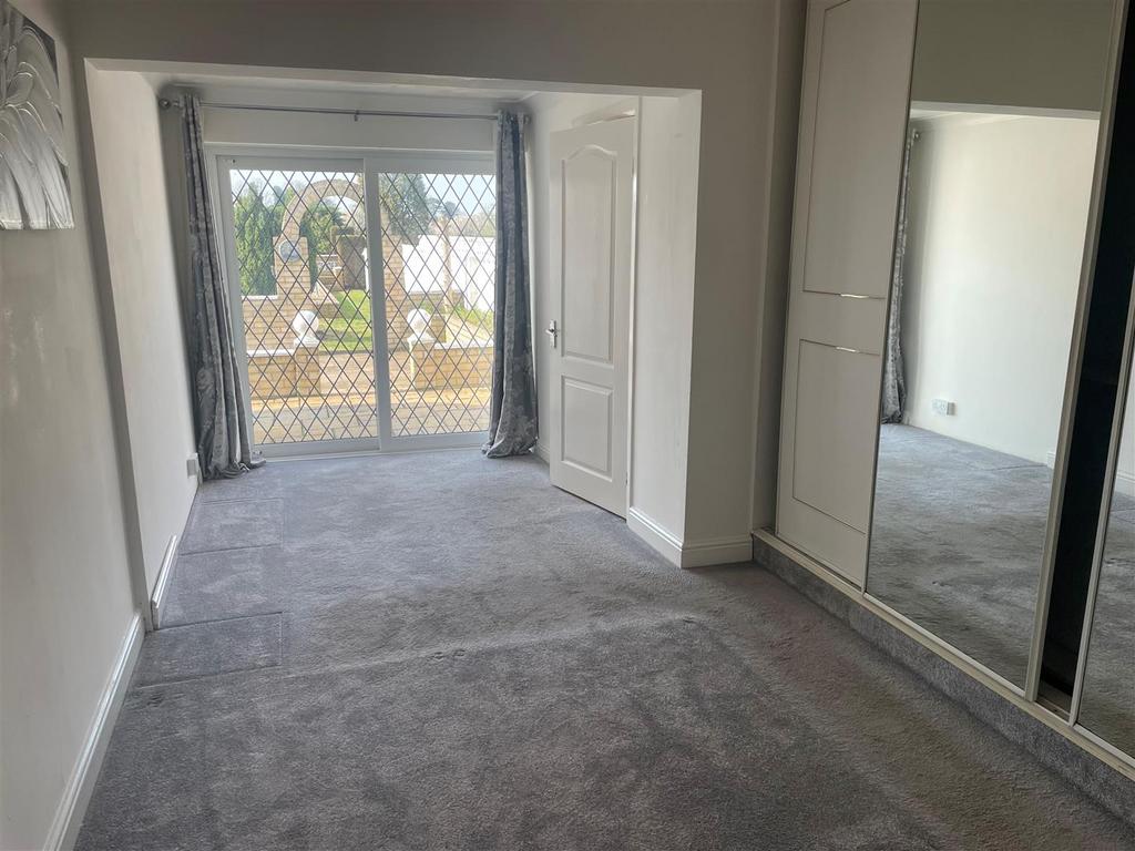 Bedroom 1/Reception 3