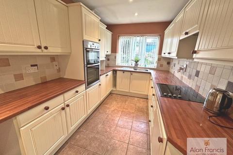 2 Inlands Close, Daventry, NN11 4DG