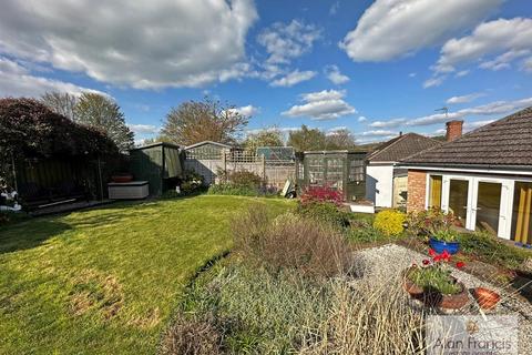 2 Inlands Close, Daventry, NN11 4DG