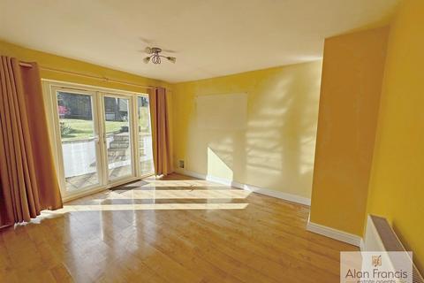 2 Inlands Close, Daventry, NN11 4DG