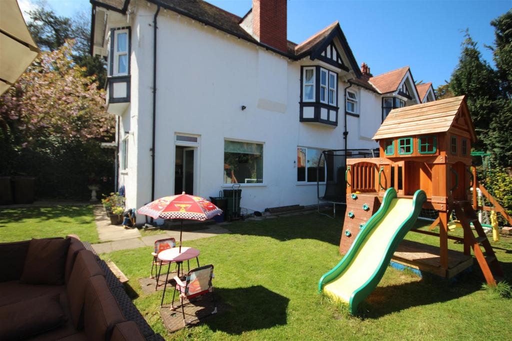 Queens Avenue, Colwyn Bay 3 bed semidetached house £334,950