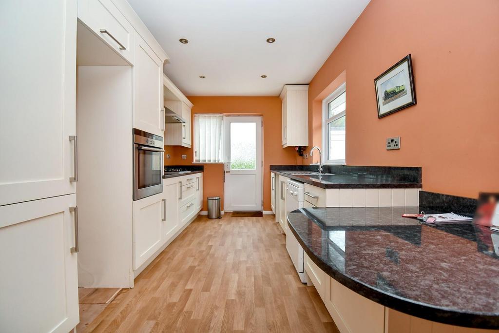 Redwood Way, Yeadon, Leeds 2 bed detached bungalow for sale £280,000