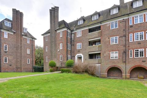 2 bedroom apartment for sale, Lyttelton Court, Hampstead Garden Suburb, N2
