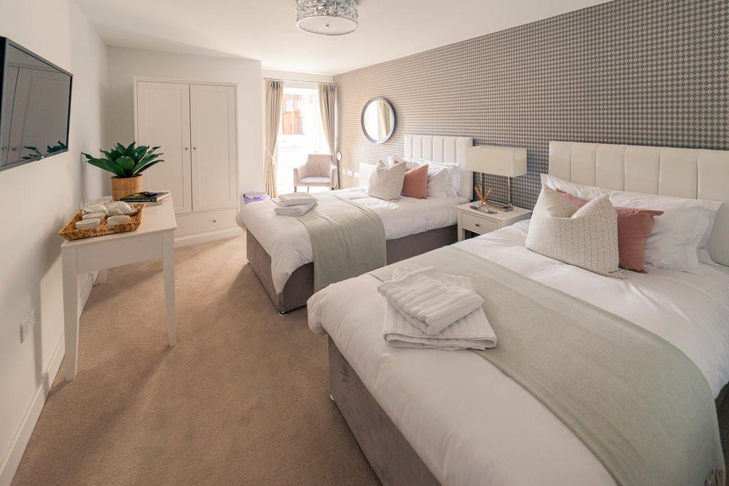 Stowe Place, Lichfield - Guest Suite