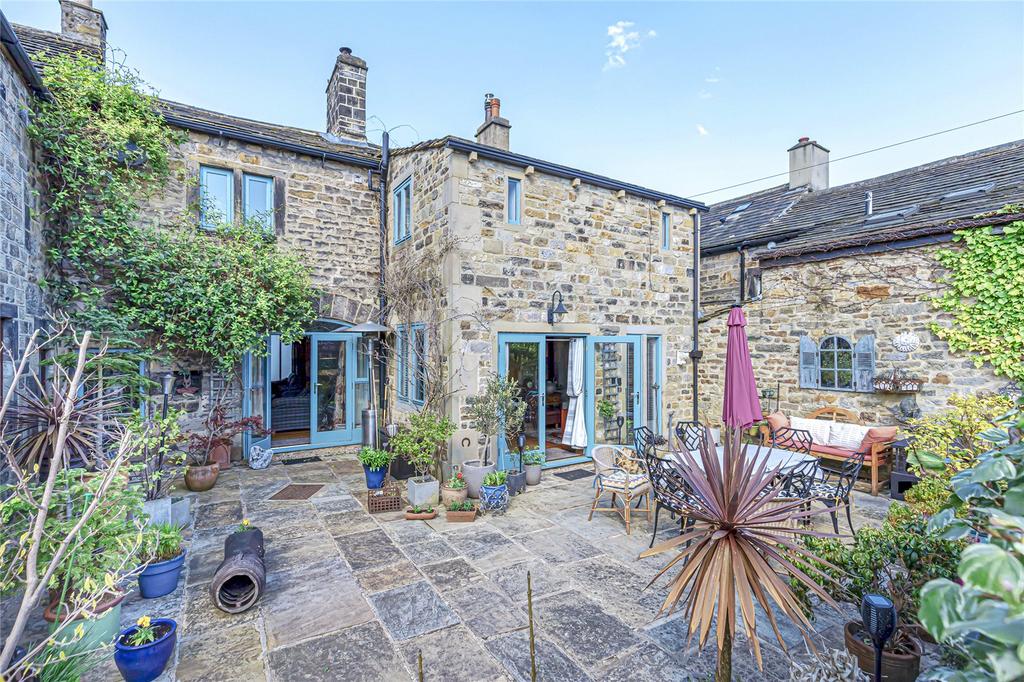 Main Street, Addingham, Ilkley, West Yorkshire, LS29 4 bed terraced