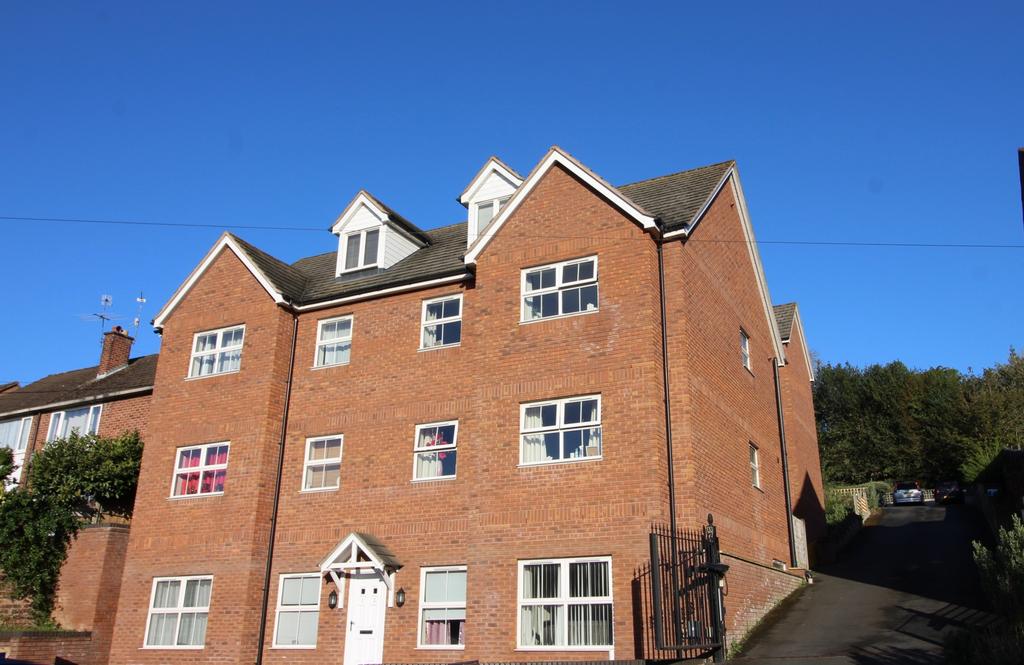 Park Lane, Kidderminster, DY11 2 bed apartment for sale £130,000