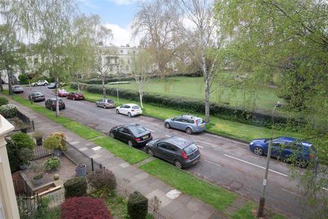 Flat 4, 20 Clarence Square, Cheltenham, GL50 4JP