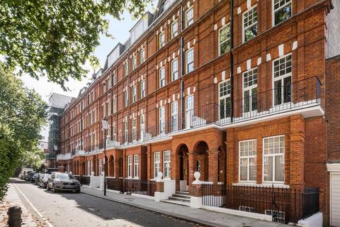 3 bedroom flat for sale, Cheyne Gardens, London