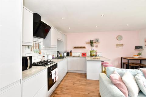 1 bedroom flat for sale, Taylor Close, Tonbridge, Kent