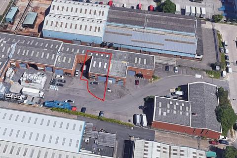 Warehouse to rent, Unit 5 Rutherford Way Industrial Estate, Crawley, RH10 9LN