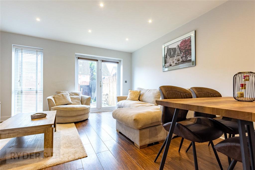 Waverley Street, Derker, Oldham, OL1 4 bed townhouse for sale £210,000