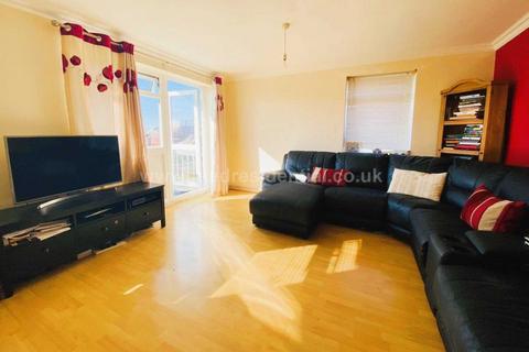 2 bedroom flat to rent, Britannia Lodge, Westcliff On Sea