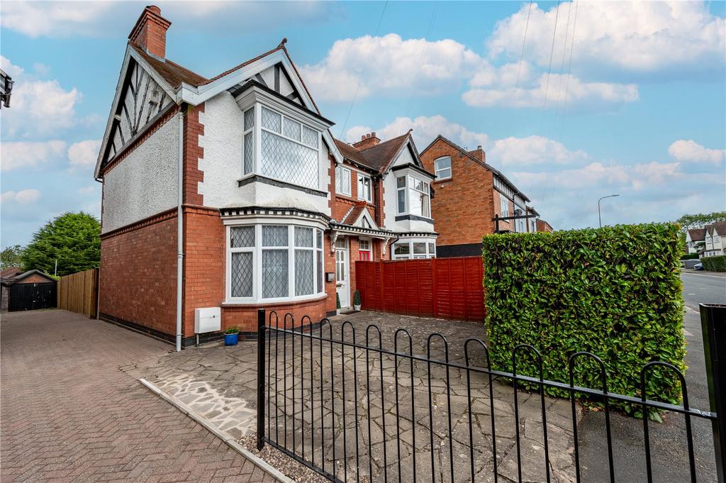 Birchfield Road, Headless Cross, Redditch, Worcestershire, B97 3 bed