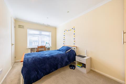 3 bedroom semi-detached house for sale, Howcroft Crescent, London N3