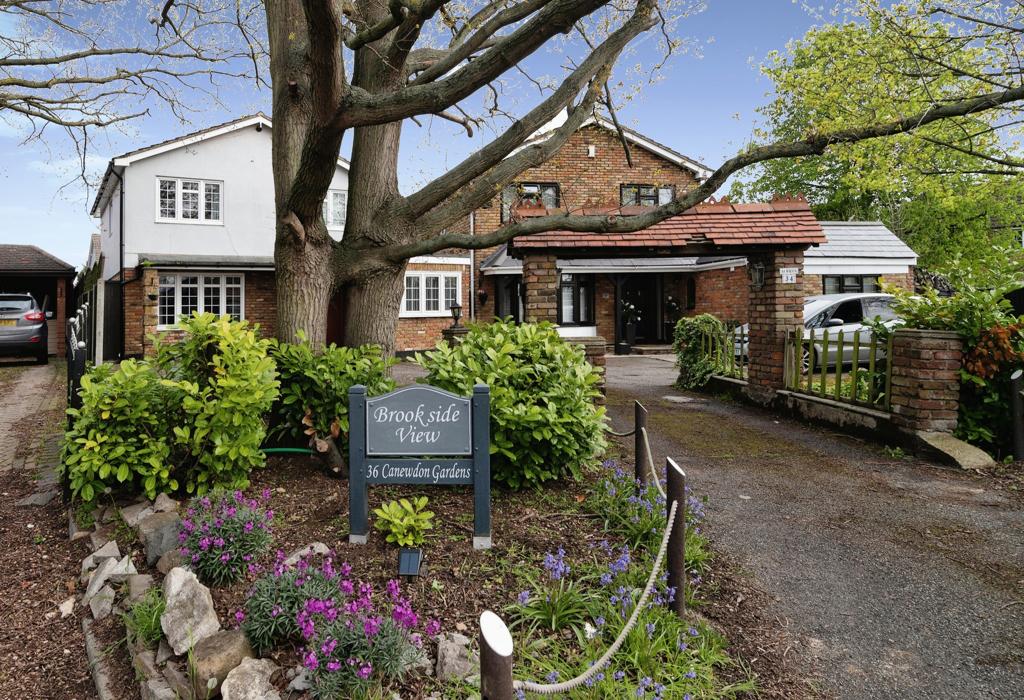 Canewdon Gardens, Runwell, Essex 4 bed detached house for sale £550,000