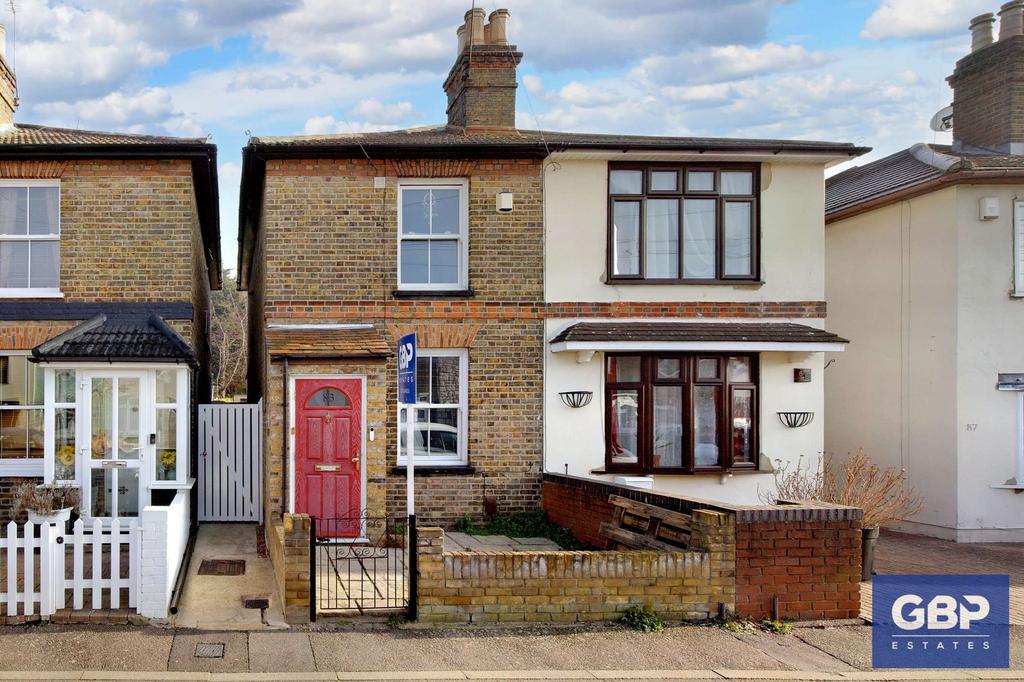 Street, Romford, RM1 3 bed semidetached house £375,000