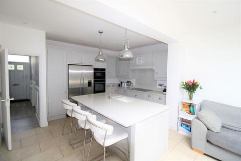 59 Howard Road, Upminster, RM14 2UE