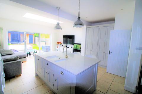 59 Howard Road, Upminster, RM14 2UE