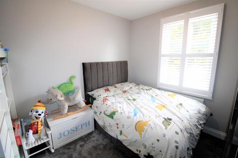 59 Howard Road, Upminster, RM14 2UE