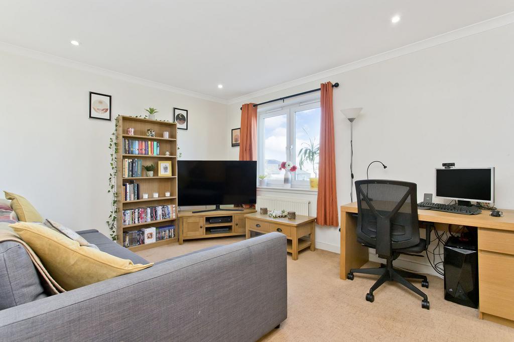 Flat 6,12, Bellsmeadow Road, Falkirk, FK1 1SD 2 bed flat for sale £