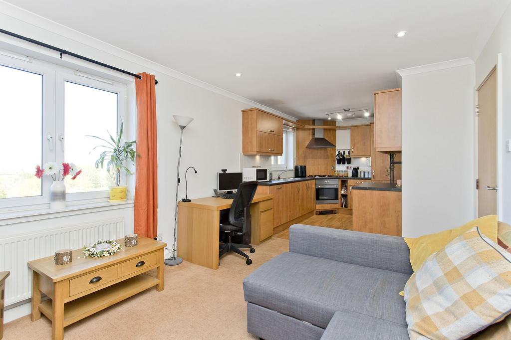 Flat 6,12, Bellsmeadow Road, Falkirk, FK1 1SD 2 bed flat £117,000