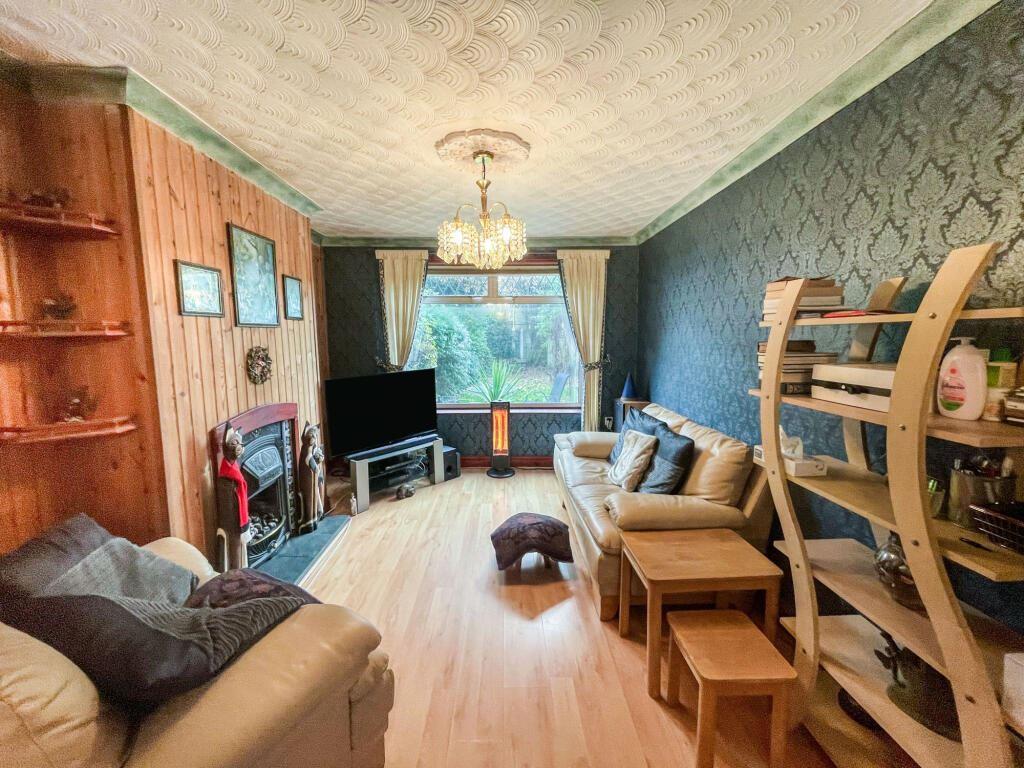 Utting Avenue East, Liverpool... 3 bed terraced house £100,000