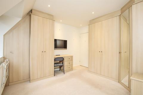 1 bedroom flat for sale, Birnbeck Court, Finchley Road NW11